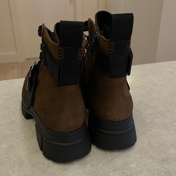 UGG Ashton Lace-up Waterproof Suede Boot In Size 6.5 - Picture 9 of 14